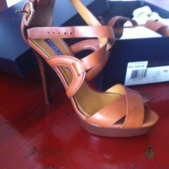 RALPH LAUREN LEATHER HEELS - Picture 3 of 5